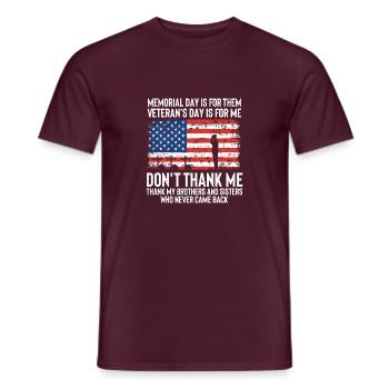 Danke meinen Brüdern und Schwestern - Patriotisches Denkmal - Männer T-Shirt - Ziegelrot - Vorne - AI Model Male 178 light (178cm)