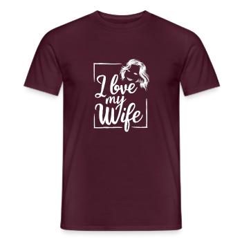 ICH LIEBE MEINE FRAU - Männer T-Shirt - Ziegelrot - Vorne - AI Model Male 178 light (178cm)