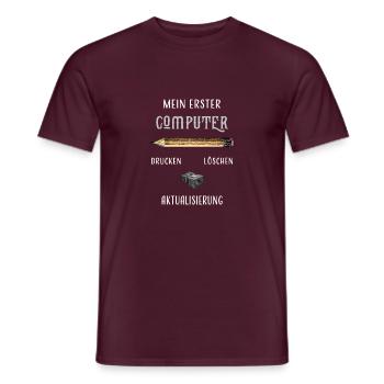 Mein erster Computer old school - Männer T-Shirt - Ziegelrot - Vorne - AI Model Male 178 light (178cm)