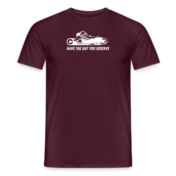 Hab den Tag, den du - Männer T-Shirt - Ziegelrot - Vorne - AI Model Male 178 light (178cm)