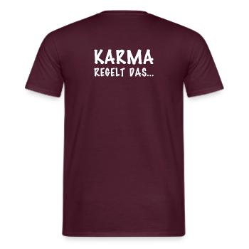 Karma regelt das... - Männer T-Shirt - Ziegelrot - Hinten - AI Model Male 178 light (178cm)