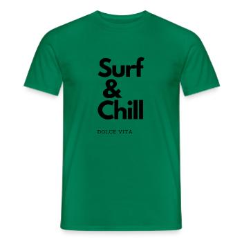 Surf and chill - Dolce Vita - Surfing - Männer T-Shirt - Kelly Green - Vorne - AI Model Male 178 dark (178cm)
