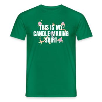 Fabrication de bougies amusantes Voici ma - T-shirt homme - vert - Devant - AI Model Male 178 dark (178cm)
