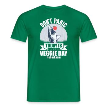 Sarkastischer Hai Veggie Day Spruch Sharkasm - Männer T-Shirt - Kelly Green - Vorne - AI Model Male 178 dark (178cm)