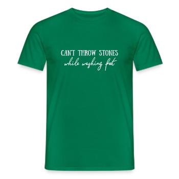 Can't Throw Stones While Washing Feet, Bible Verse - T-shirt homme - vert - Devant - AI Model Male 178 dark (178cm)