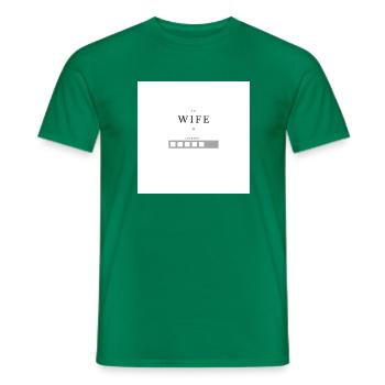 Wife is loading... - Männer T-Shirt - Kelly Green - Vorne - AI Model Male 178 dark (178cm)