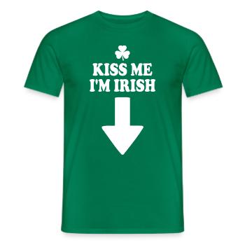 kiss me i'm irish - Men's T-Shirt - kelly green - Front - AI Model Male 178 dark (178cm)