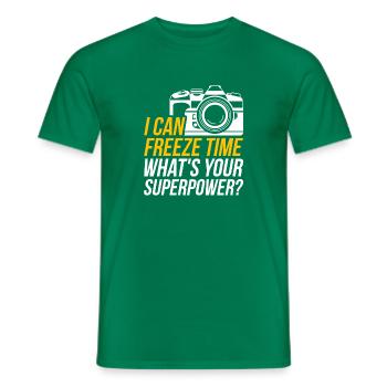 Awesome Photography Design Quote I Can Freeze Time - Männer T-Shirt - Kelly Green - Vorne - AI Model Male 178 dark (178cm)