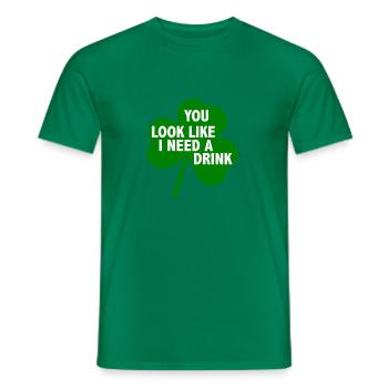 Drôle de citation irlandaise cadeau de trèfle - T-shirt homme - vert - Devant - AI Model Male 178 dark (178cm)
