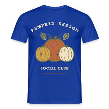 Pumpkin Season Social Club - Männer T-Shirt - Dunkelblau - Vorne - AI Model Male 178 light (178cm)
