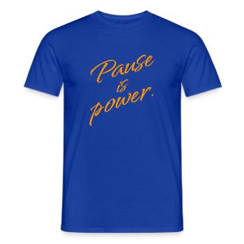 Pause is Power – Rest & Reset Statement - Männer T-Shirt - Dunkelblau - Vorne - AI Model Male 178 light (178cm)