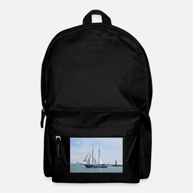 Auslaufen Segelschiff aus Warnemünde - Rucksack - Schwarz