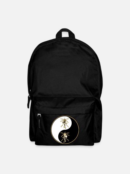Schamane tanzt in Yin Yang - Rucksack - Schwarz