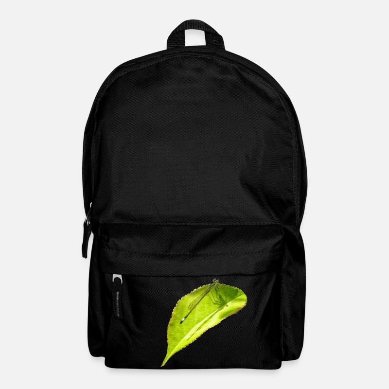 Eine Libelle ruht sich auf einem Blatt aus - Rucksack - Schwarz