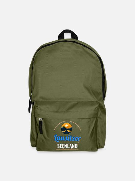 Lausitzer Seenland – Badge Shirt - Rucksack - Olivgrün