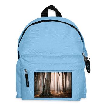 Waldlicht: Sonnenstrahlen im Nebelwald - Kinder Rucksack - Hellblau - Vorne