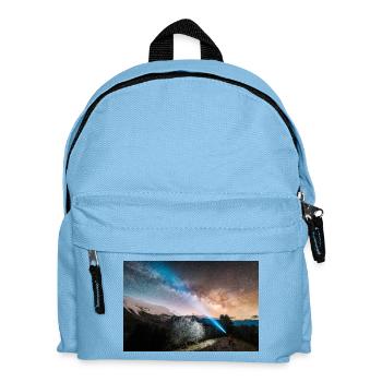 Man standing on field gazing the milky way - Kids' Backpack - light blue - Front