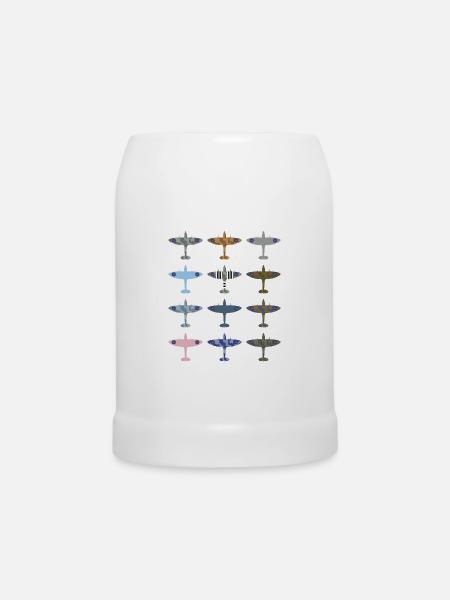 Spitfire Kampfflugzeug / Tarnmuster - Bierkrug - Weiß