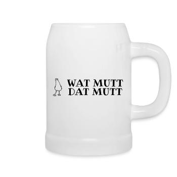Plattdeutscher Spruch mit Möwe Wat mutt, dat mutt - Bierkrug - Weiß - Rechts