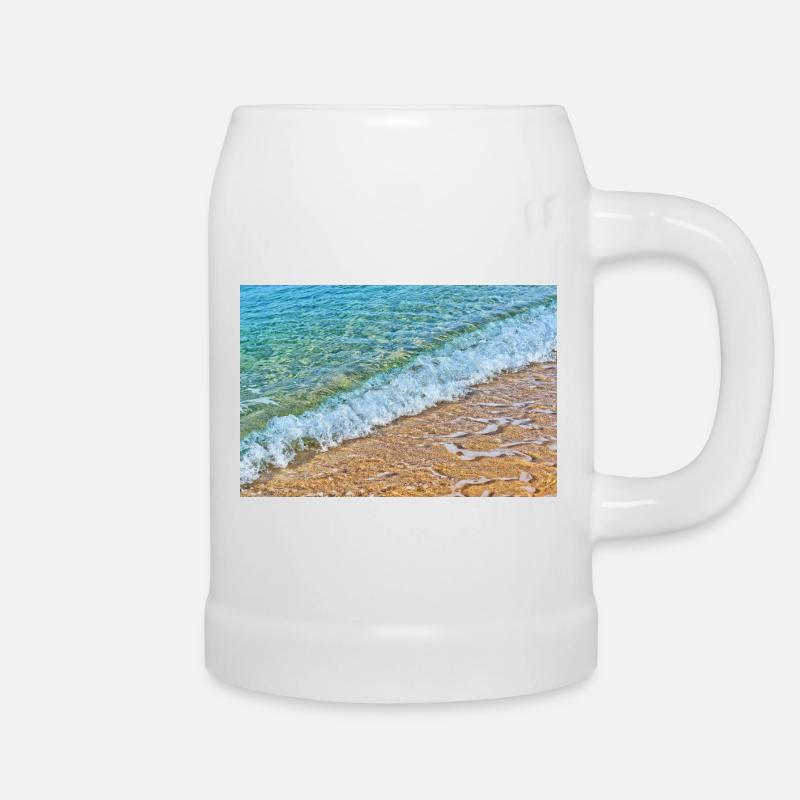 Crystal waves on golden sand beach - Beer Mug - white