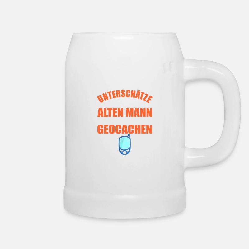 Alter Mann Geocaching Spruch Lustiges Geocachen - Bierkrug - Weiß