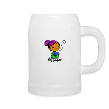 Tassmine enspannt mit einer Tasse Tee oder Kaffee - Bierkrug - Weiß - Rechts
