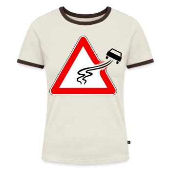 Verkehrszeichen Schleudergefahr, slippery road - Frauen Kontrast-T-Shirt - Off-White/Dunkelbraun - Vorne - AI Model Female 172 dark (172cm)
