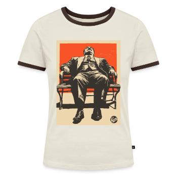 Propaganda Boreout-Mann auf Bank - Frauen Kontrast-T-Shirt - Off-White/Dunkelbraun - Vorne - AI Model Female 172 dark (172cm)