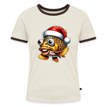 Weihnachtskarpfen: Lustiger Fisch mit Mütze - Frauen Kontrast-T-Shirt - Off-White/Dunkelbraun - Vorne - AI Model Female 172 dark (172cm)