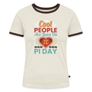 Pi Day Tag Kreiszahl Pi - Frauen Kontrast-T-Shirt - Off-White/Dunkelbraun - Vorne - AI Model Female 172 dark (172cm)