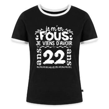 Anniversaire 22 ans | Je m'en fous j'ai 22 ans - T-shirt contrasté Femme - noir/blanc - Devant - Selfina (174cm)