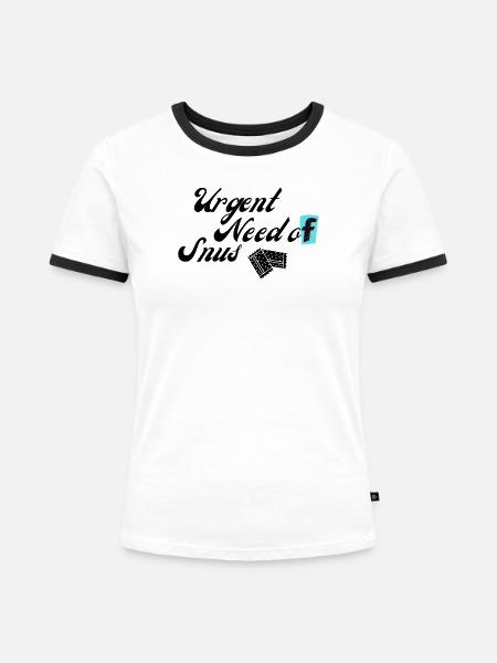 Grunge Buchstabe auf Türkisblock - Frauen Kontrast-T-Shirt - Weiß/Schwarz