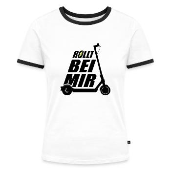 E-Scooter E-Roller Rollt bei mir - Frauen Kontrast-T-Shirt - Weiß/Schwarz - Vorne - Selfina (174cm)