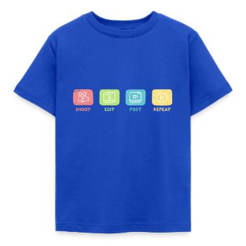 social media schedule - Kids' T-Shirt - royal blue - Front - AI Model Kid Female (0cm)