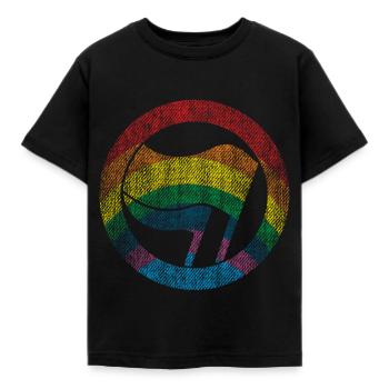 REGENBOGEN ANTIFA FAHNE - Kinder T-Shirt - Schwarz - Vorne - AI Model Kid Female (0cm)