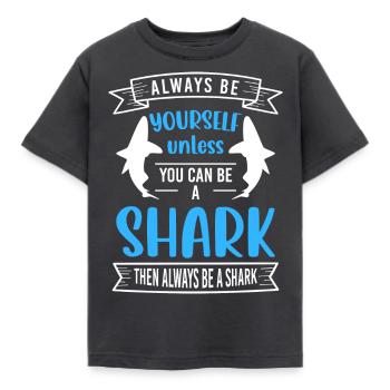 Weißer Hai Meer Segeln Tier - Kinder T-Shirt - Dunkelgrau - Vorne - AI Model Kid Female (0cm)
