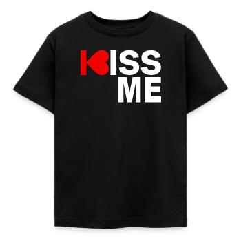 Kiss me - Kids' T-Shirt - black - Front - AI Model Kid Female (0cm)