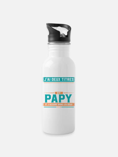 Ich habe zwei Titel: Papa und Opa Geschenkidee - Trinkflasche mit integriertem Trinkhalm - Weiß