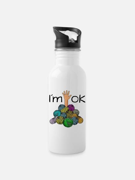 Im Ok Funny Crochet And Knitting Yarn Mess - Trinkflasche mit integriertem Trinkhalm - Weiß