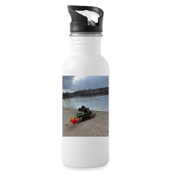 A shoe on the edge with a flower - Water bottle with straw - white - Right