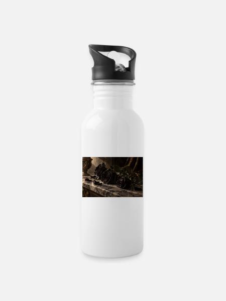 Schwarze Rosen im dunklen Barock-Stillleben - Trinkflasche mit integriertem Trinkhalm - Weiß