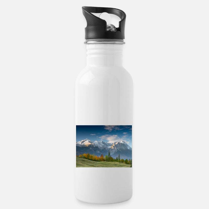 Herbststimmung unterhalb der Zugspitze - Trinkflasche mit integriertem Trinkhalm - Weiß