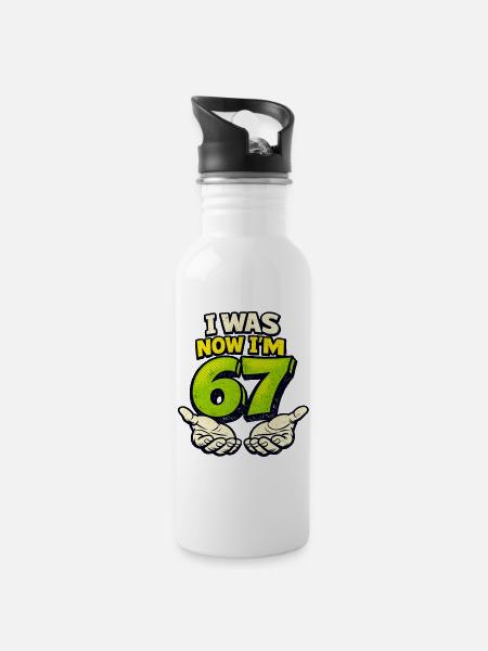 67 Six Seven Ich war 6 jetzt 7 Geburtstag - Trinkflasche mit integriertem Trinkhalm - Weiß