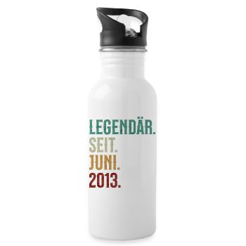 Legendär. Seit. Juni. 2013. Retro Birthday - Trinkflasche mit integriertem Trinkhalm - Weiß - Rechts