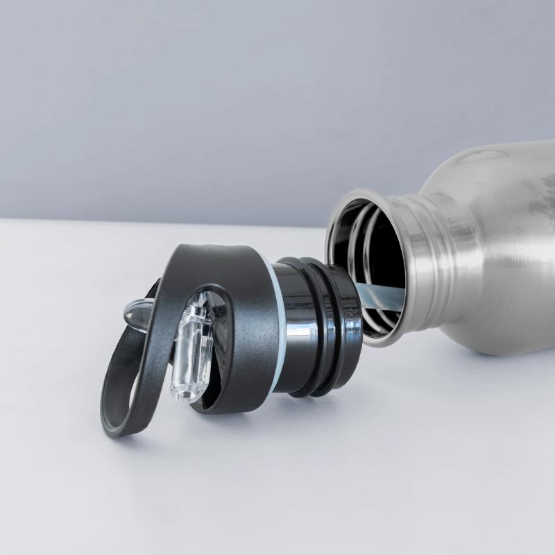 Trinkflasche mit integriertem Trinkhalm
