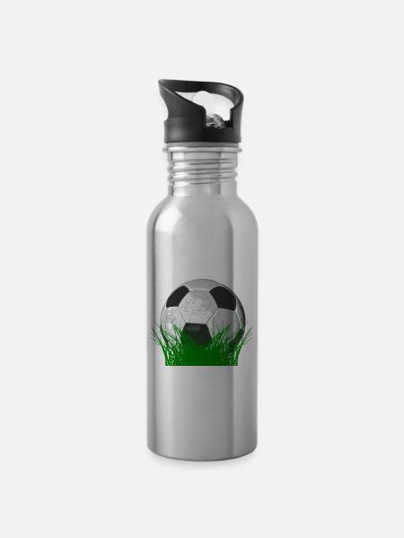 Fußball im Gras - Trinkflasche mit integriertem Trinkhalm - 