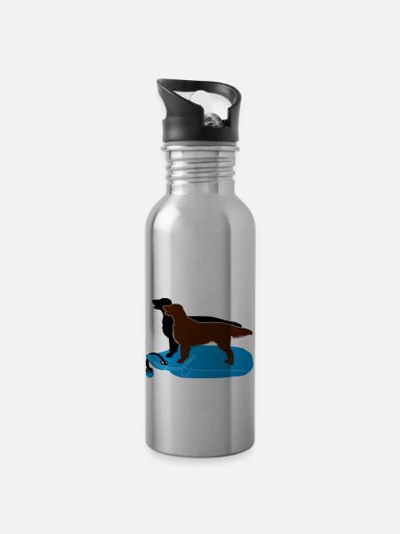 2 Flat Coated Retriever auf Dummy - Trinkflasche mit integriertem Trinkhalm - Lightsilver