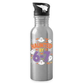 Verfolgt von 6-7 Halloween Mathe-Wortspiel Design - Trinkflasche mit integriertem Trinkhalm - Lightsilver - Rechts