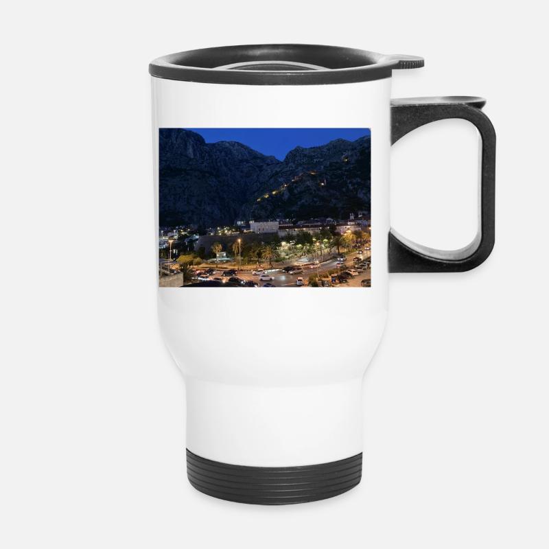 Evening atmosphere in Bergdorf - Thermal mug with handle - white