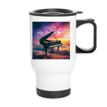 Fantastique piano à queue de concert dans le ciel nuageux - Tasse isotherme avec poignée - blanc - Devant